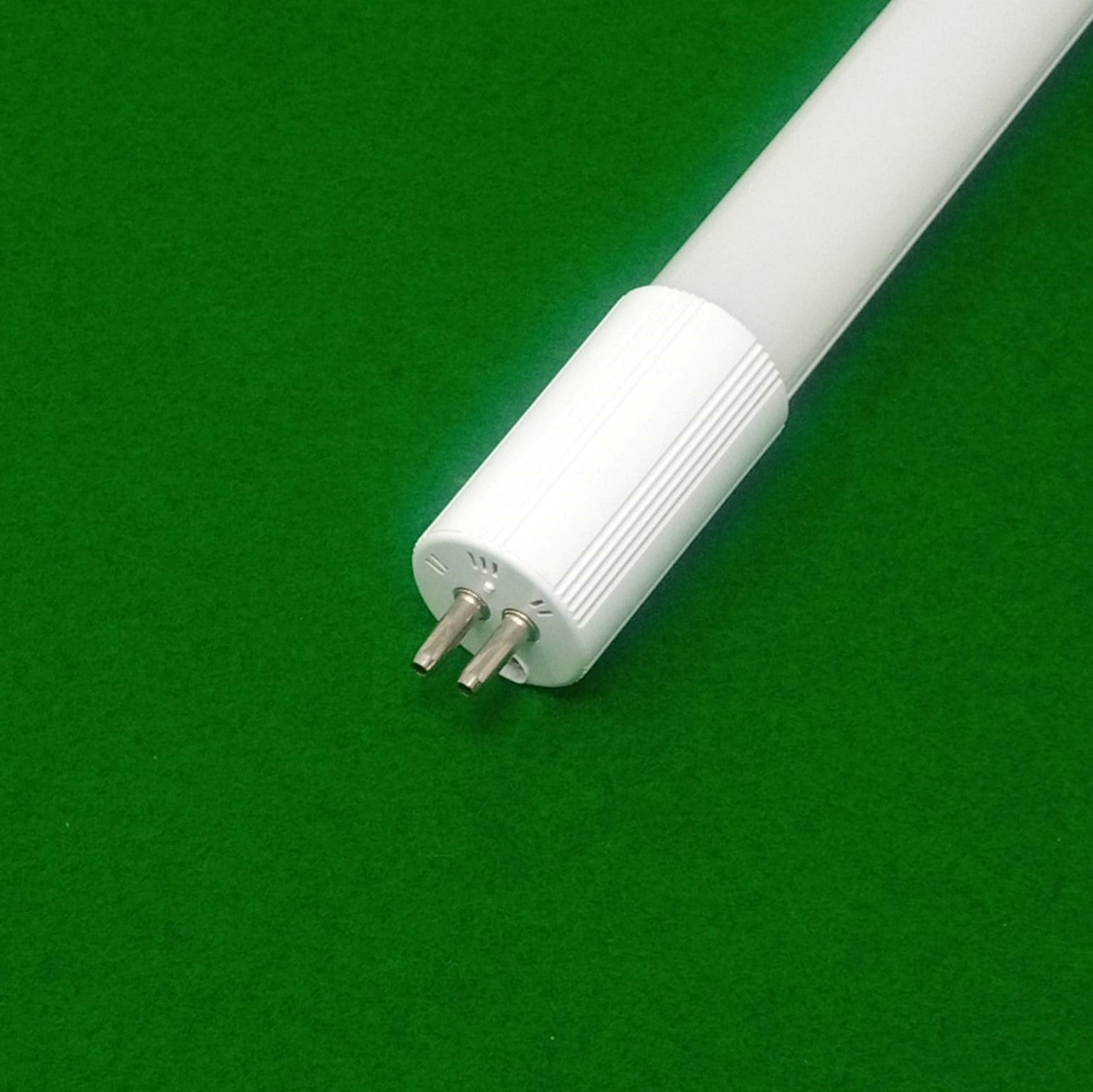 Rock-Ola 9" LED Light Tube (62573-LF)