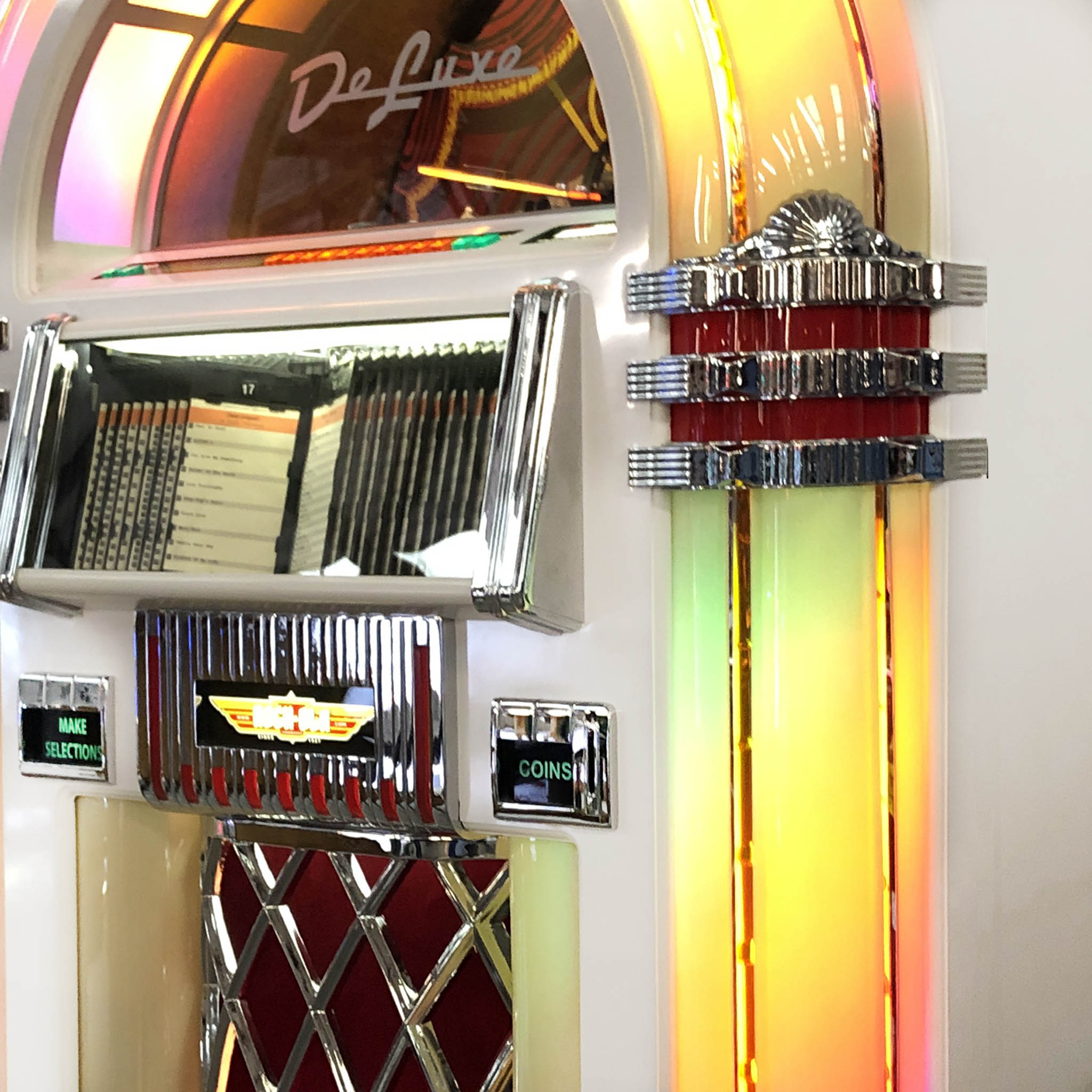 Rock-Ola Bubbler CD Jukebox in Gloss White