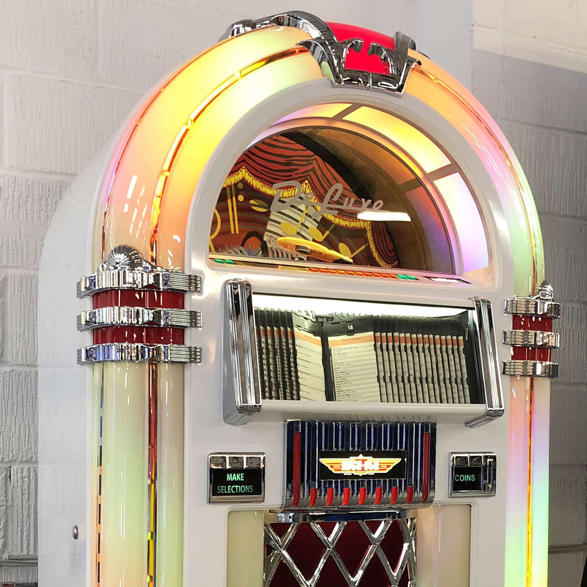 Rock-Ola Bubbler CD Jukebox in Gloss White